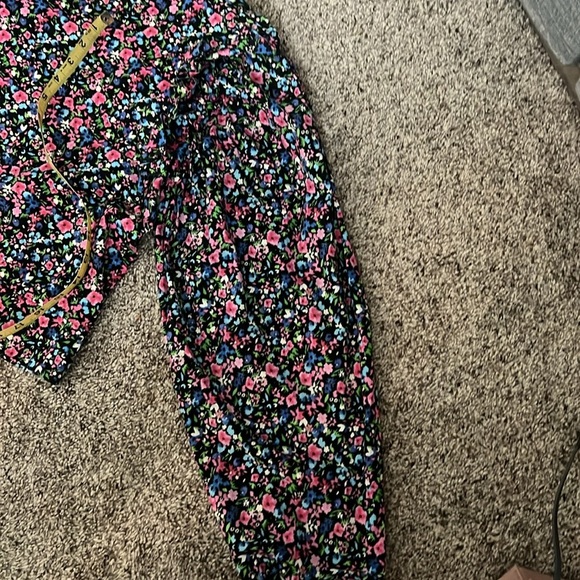 - Zara pretty top - Picture 5 of 7